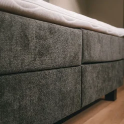 Tweepersoonsbedden|Boxsprings< Bed Bilbao Donkergrijs - 160x200 cm