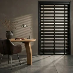 Zwarte Jaloezieën< Houten Jaloezie Zwart - 140x210 cm